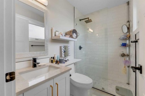 272 West Chestermere Drive, Chestermere, AB - Indoor Photo Showing Bathroom