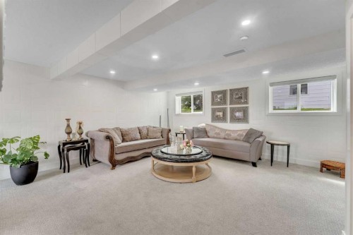 272 West Chestermere Drive, Chestermere, AB - Indoor Photo Showing Living Room
