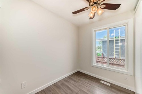2918 Doverville Crescent Se, Calgary, AB - Indoor Photo Showing Other Room