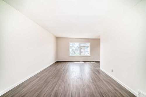 2918 Doverville Crescent Se, Calgary, AB - Indoor Photo Showing Other Room
