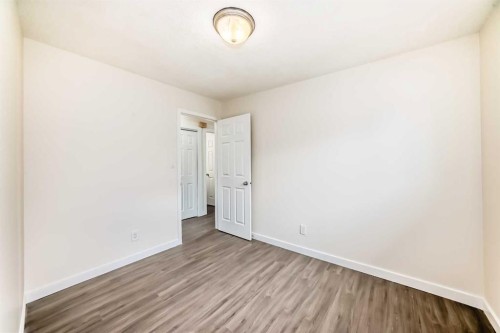 2918 Doverville Crescent Se, Calgary, AB - Indoor Photo Showing Other Room