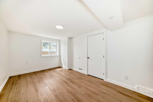 2918 Doverville Crescent Se, Calgary, AB - Indoor Photo Showing Other Room