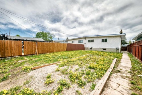2918 Doverville Crescent Se, Calgary, AB - Outdoor