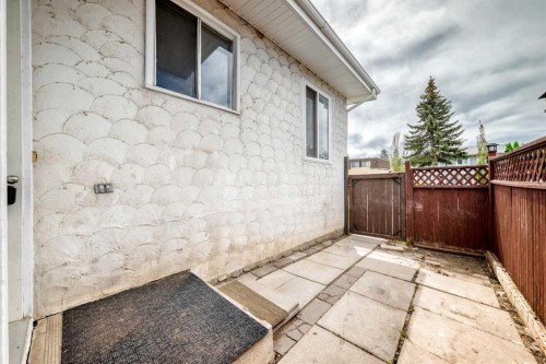 2918 Doverville Crescent Se, Calgary, AB - Outdoor With Exterior