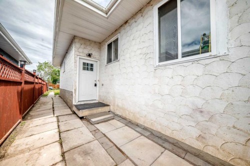 2918 Doverville Crescent Se, Calgary, AB - Outdoor With Exterior