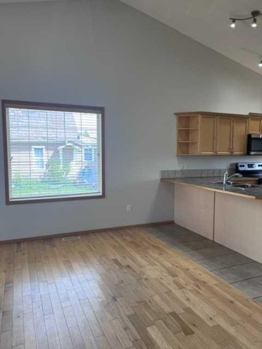 A-4813 49 Street West, Olds, AB - Indoor Photo Showing Kitchen
