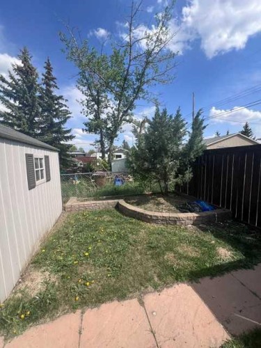 A-4813 49 Street West, Olds, AB - Outdoor