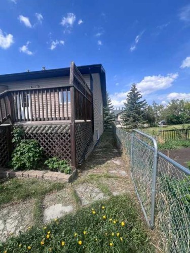 A-4813 49 Street West, Olds, AB - Outdoor