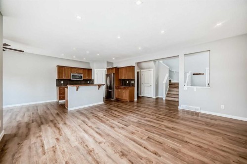 32 Copperleaf Way Se, Calgary, AB - Indoor Photo Showing Kitchen