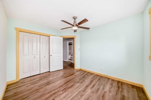 32 Copperleaf Way Se, Calgary, AB - Indoor Photo Showing Other Room