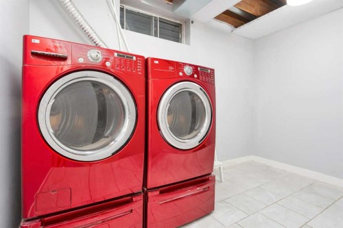 63 Elder Street, Red Deer, AB - Indoor Photo Showing Laundry Room