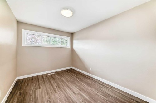 2311 Westmount Road Nw, Calgary, AB - Indoor Photo Showing Other Room