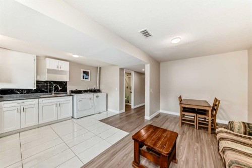 2311 Westmount Road Nw, Calgary, AB - Indoor