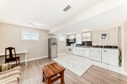 2311 Westmount Road Nw, Calgary, AB - Indoor