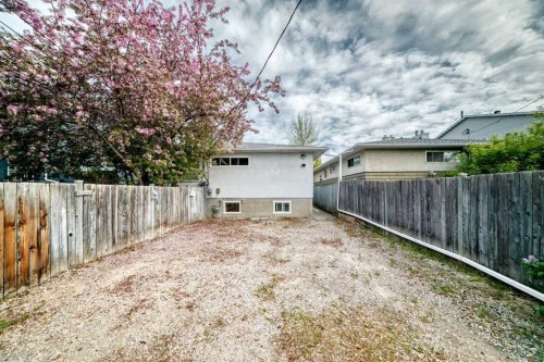2311 Westmount Road Nw, Calgary, AB - Outdoor