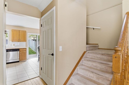 90 Coventry Lane Ne, Calgary, AB - Indoor Photo Showing Other Room