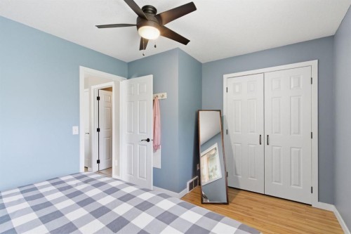 90 Coventry Lane Ne, Calgary, AB - Indoor