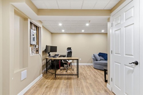 90 Coventry Lane Ne, Calgary, AB - Indoor Photo Showing Office