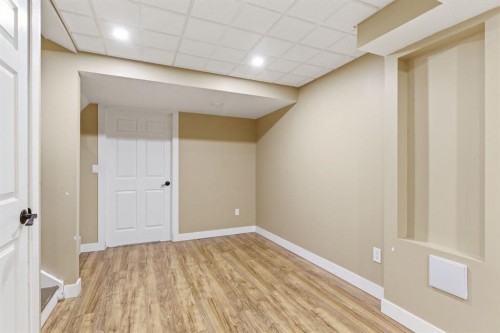 90 Coventry Lane Ne, Calgary, AB - Indoor Photo Showing Other Room