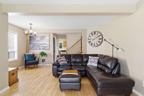 90 Coventry Lane Ne, Calgary, AB - Indoor Photo Showing Living Room