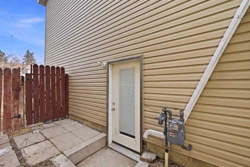 172 Castlebrook Road Ne, Calgary, AB - Outdoor With Exterior