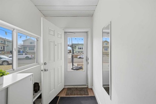 172 Castlebrook Road Ne, Calgary, AB - Indoor Photo Showing Other Room