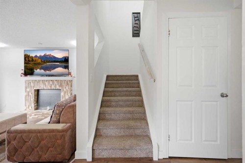 172 Castlebrook Road Ne, Calgary, AB - Indoor Photo Showing Other Room