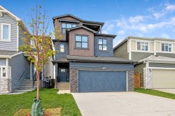 127 Creekstone Park SW Calgary, AB T2X 5E9