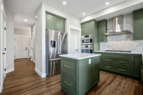 127 Creekstone Park Sw, Calgary, AB - Indoor Photo Showing Kitchen With Upgraded Kitchen