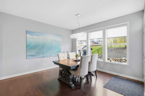 16 Sunset Terrace, Cochrane, AB - Indoor Photo Showing Dining Room
