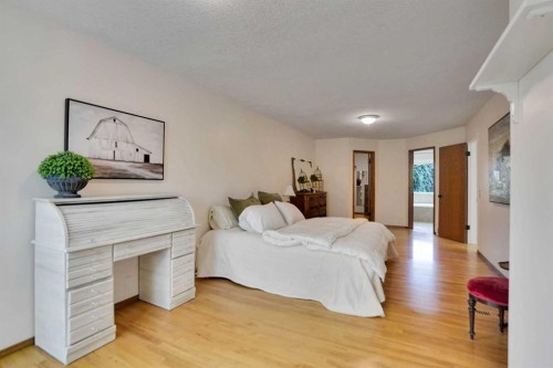 62 Macewan Park View Nw, Calgary, AB - Indoor Photo Showing Bedroom