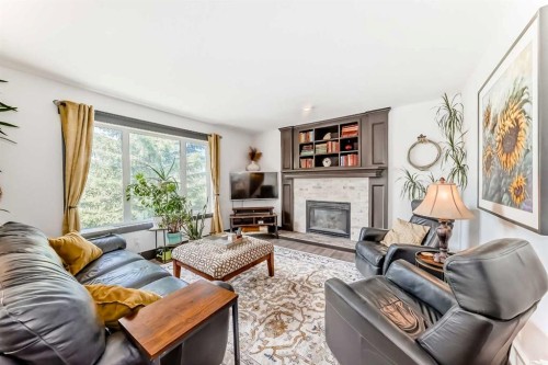 37 Lakeside Greens Close, Chestermere, AB 
