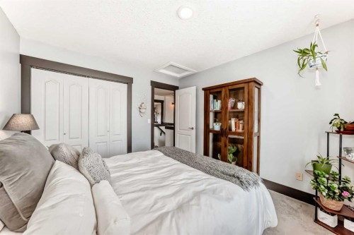 37 Lakeside Greens Close, Chestermere, AB 