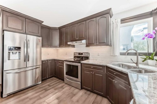 37 Lakeside Greens Close, Chestermere, AB 