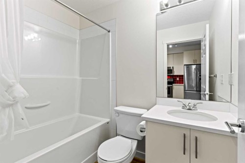 1205-215 Legacy Boulevard Se, Calgary, AB - Indoor Photo Showing Bathroom