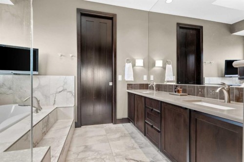 29 Quarry Court Se, Calgary, AB - Indoor Photo Showing Bathroom