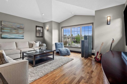 29 Quarry Court Se, Calgary, AB - Indoor Photo Showing Living Room