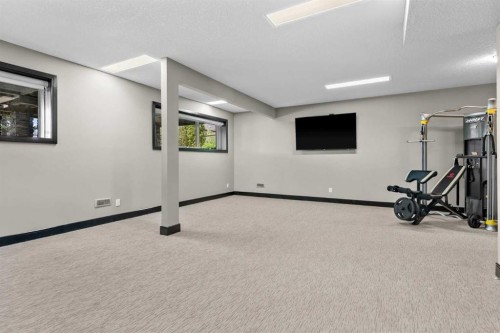 29 Quarry Court Se, Calgary, AB - Indoor