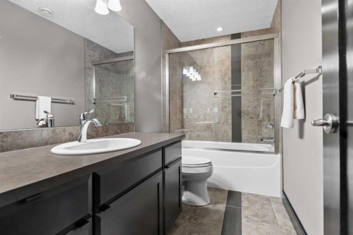 29 Quarry Court Se, Calgary, AB - Indoor Photo Showing Bathroom