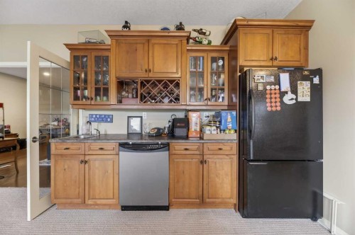 23 Lake Ridge, Olds, AB - Indoor Photo Showing Kitchen