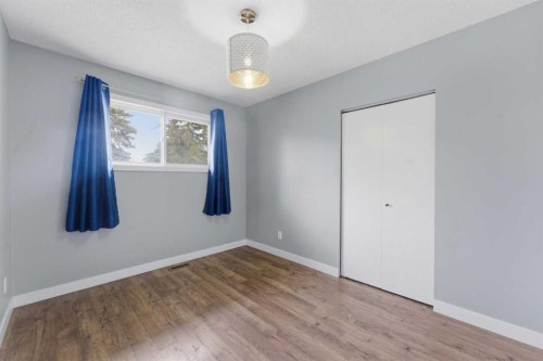819 Avonlea Place Se, Calgary, AB - Indoor