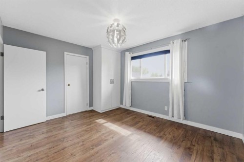 819 Avonlea Place Se, Calgary, AB - Indoor Photo Showing Other Room