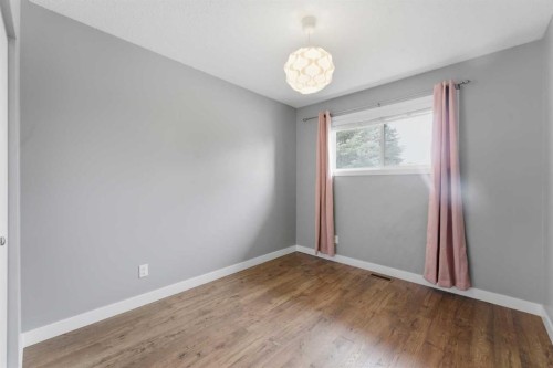 819 Avonlea Place Se, Calgary, AB - Indoor Photo Showing Other Room