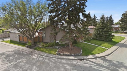 819 Avonlea Place Se, Calgary, AB - Outdoor