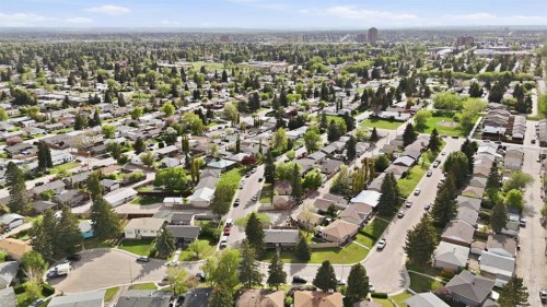 819 Avonlea Place Se, Calgary, AB - Outdoor With View