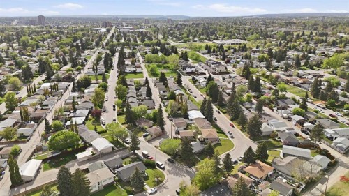 819 Avonlea Place Se, Calgary, AB - Outdoor With View