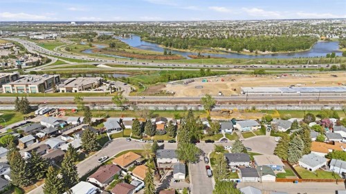 819 Avonlea Place Se, Calgary, AB - Outdoor With View