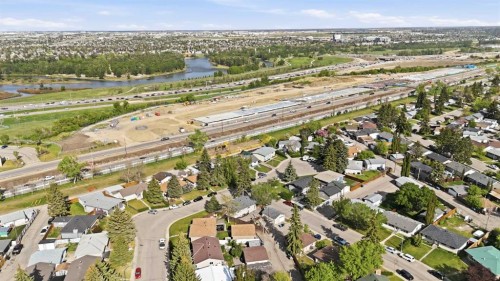 819 Avonlea Place Se, Calgary, AB - Outdoor With View
