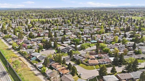819 Avonlea Place Se, Calgary, AB - Outdoor With View