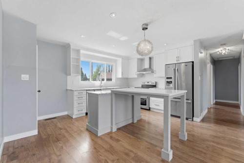 819 Avonlea Place Se, Calgary, AB - Indoor Photo Showing Kitchen With Upgraded Kitchen